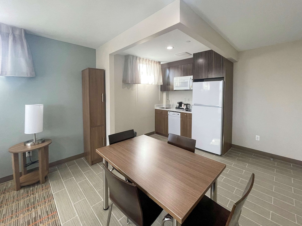 Suite, 2 Double Beds, Non Smoking photo 2