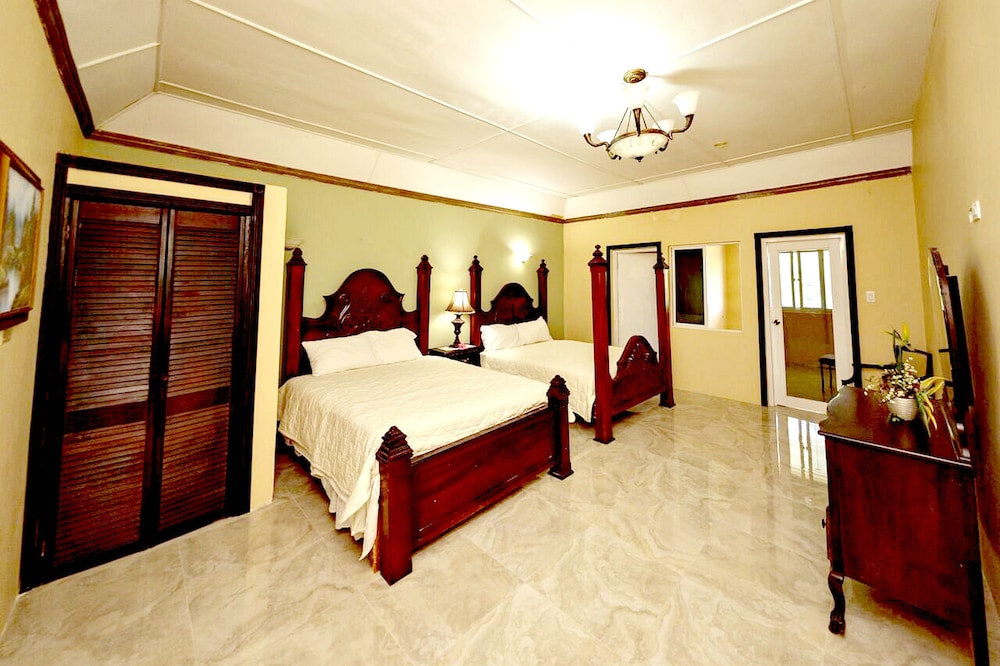 Suite Signature, 2 grands lits, salle de bains attenante