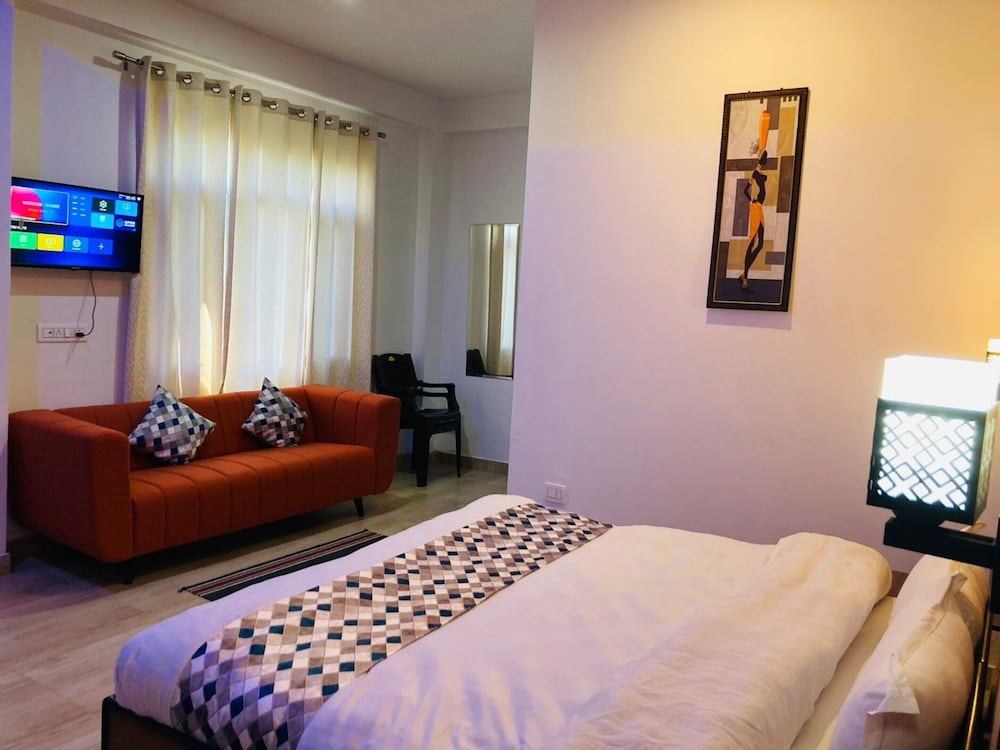 Superior Room, City View