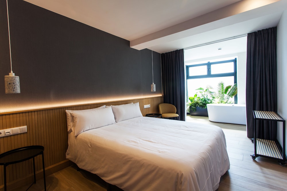 Superior Double Room (Bañera Exenta) photo 3