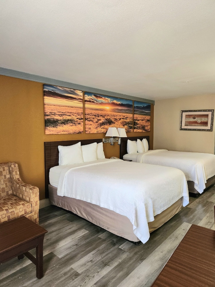 Room, 2 Queen Beds, Accessible, Non Smoking (Roll-In Shower) - Photo 2