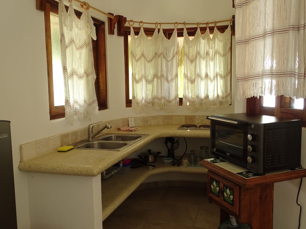 Classic Bungalow, Ocean View photo 3