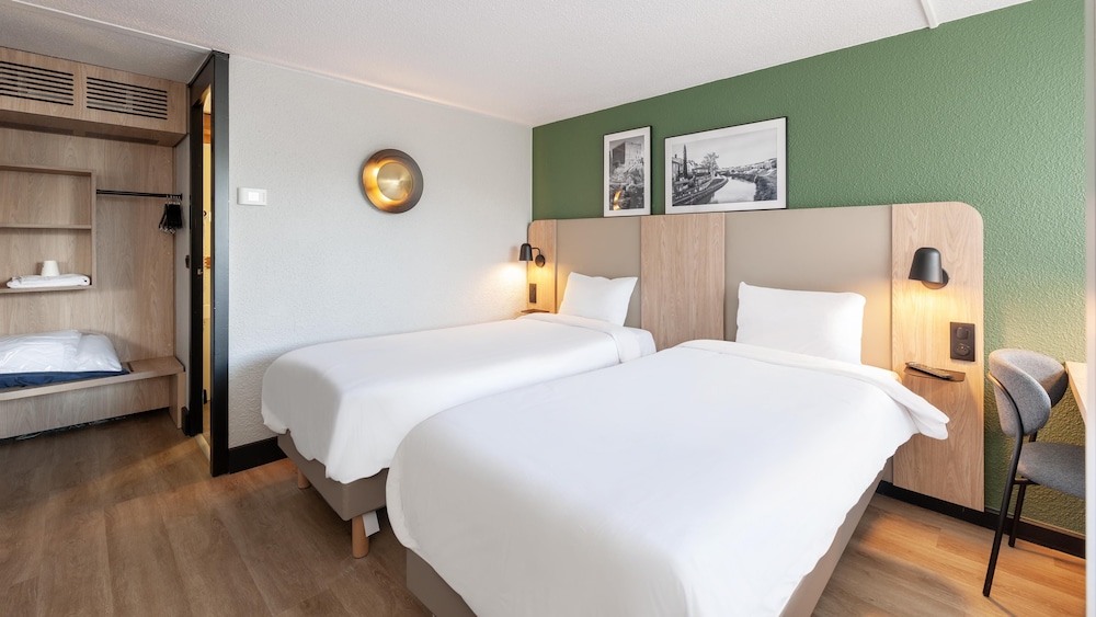 Standard Room, 2 Twin Beds - Photo 2