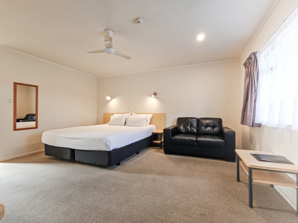 Superior Studio, 1 King Bed