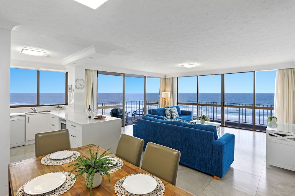 Apartment, 2 Bedrooms, Beachfront - Photo 6