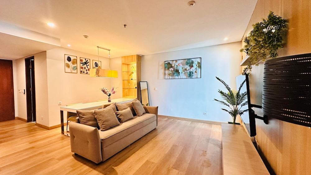 Junior Apartment, 2 Bedrooms, City View