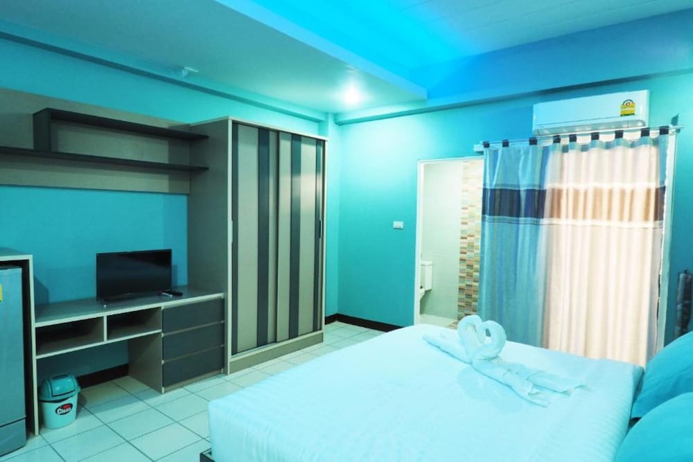 Superior Room, 1 King Bed - Photo 6