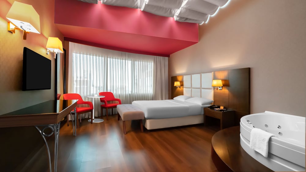 Suite (Whirlpool) photo 2