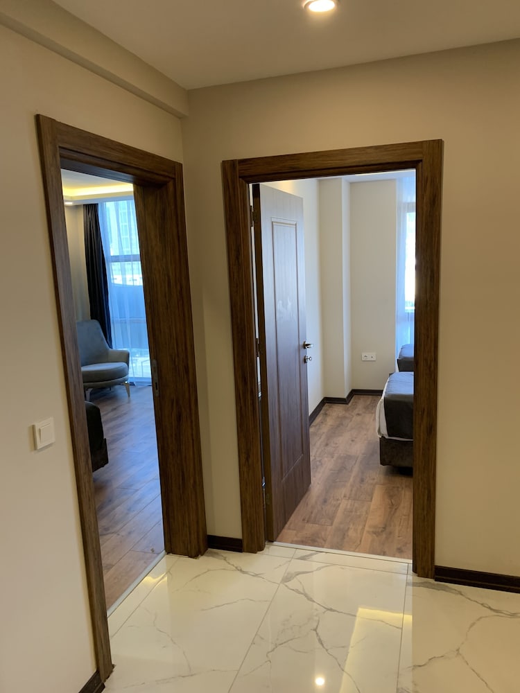 Two Bedroom Suite - Photo 5