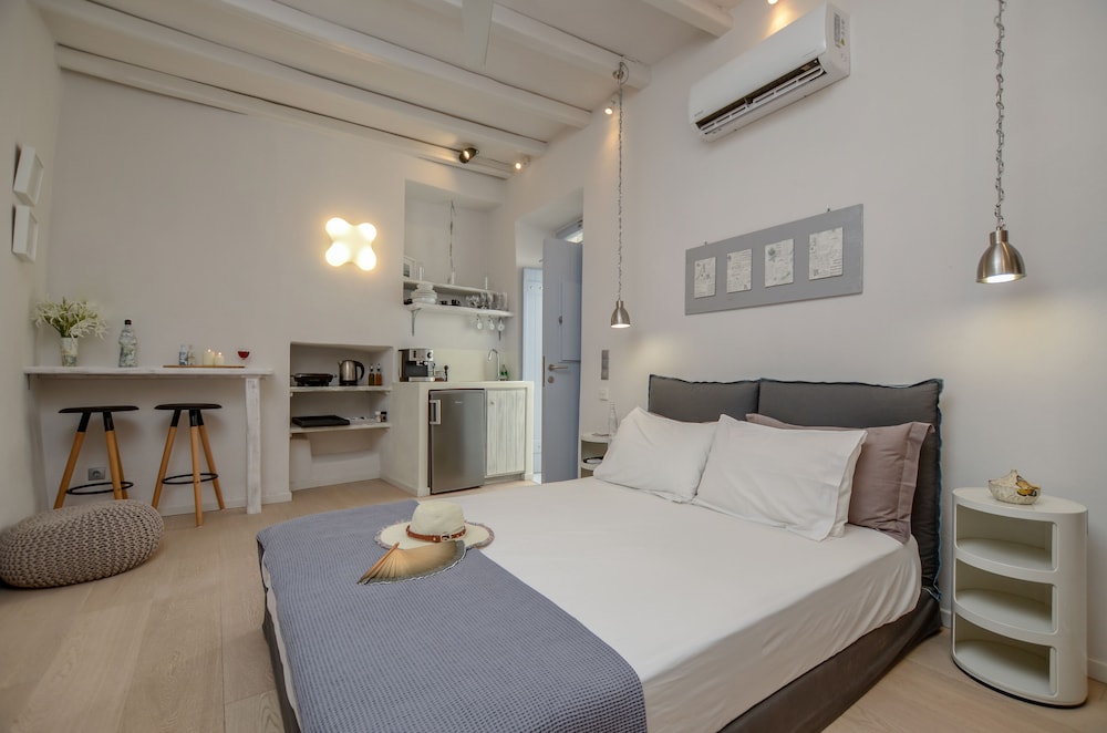 Suite, 1 Bedroom (Petite Home) photo 1