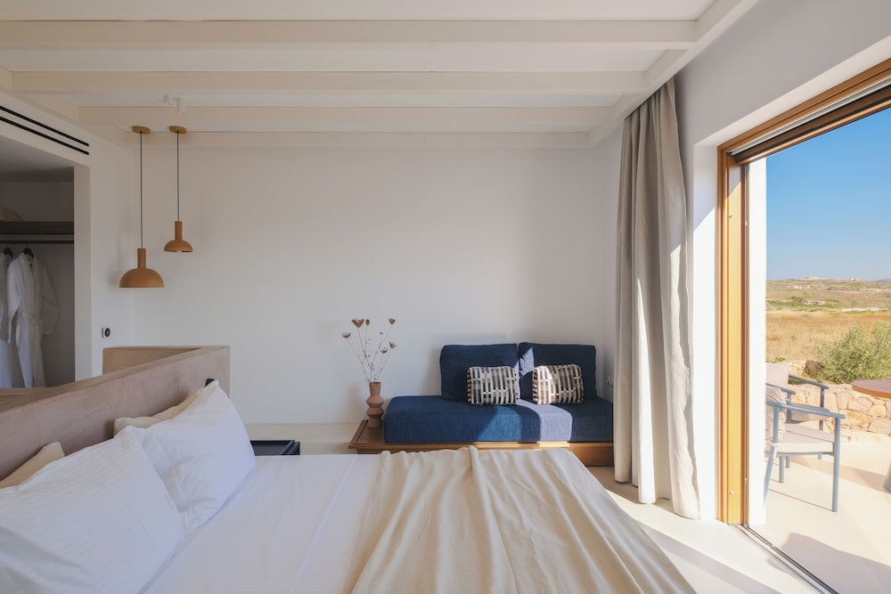 Suite with Garden View - Ground Floor - Karpos