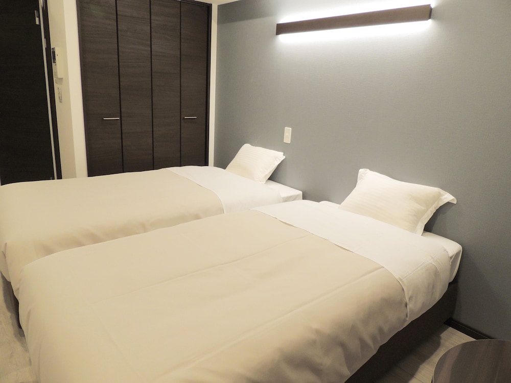 Double Room, Non Smoking - Photo 9