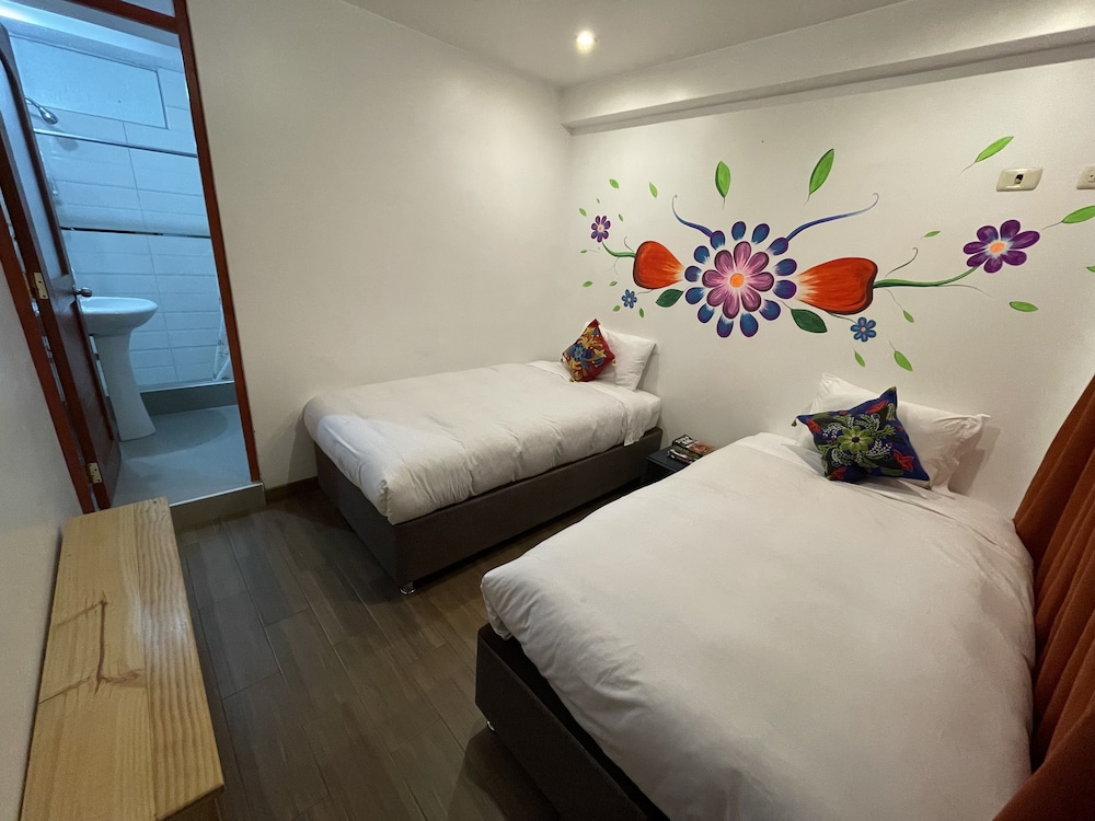 Basic Twin Room, Non Smoking photo 1