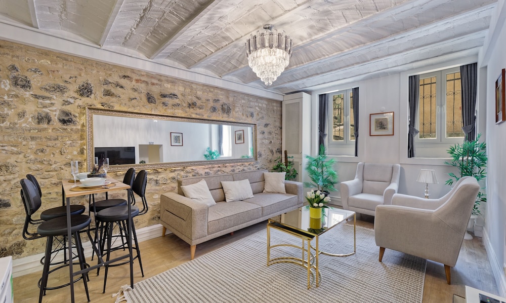 Romantic Apartment photo 1