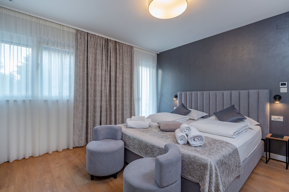 Deluxe Double or Twin Room, Balcony, City View