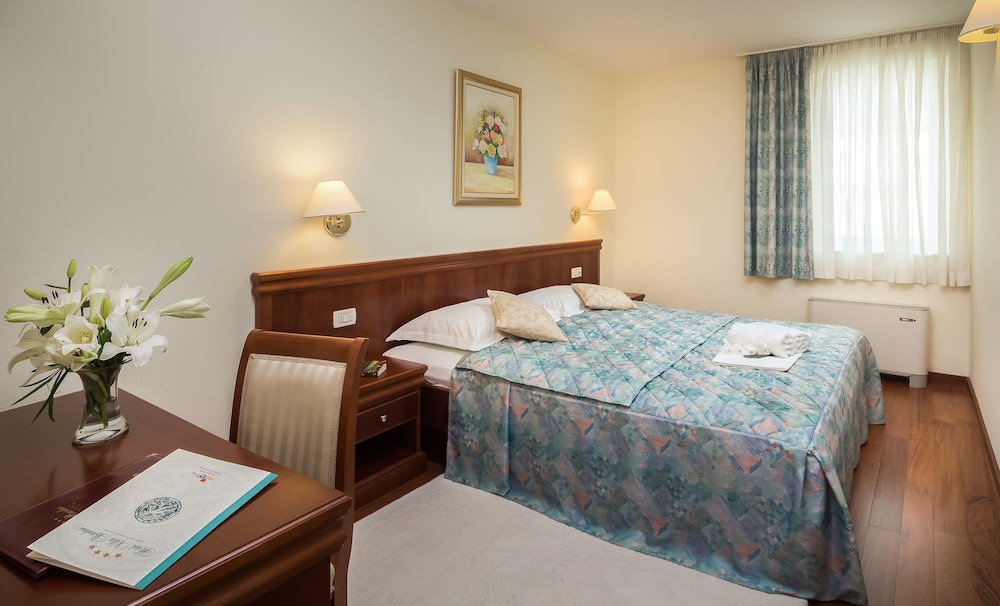 Economy Double Room photo 1