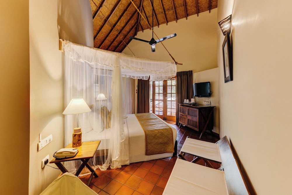 Jungle Chalet King photo 3