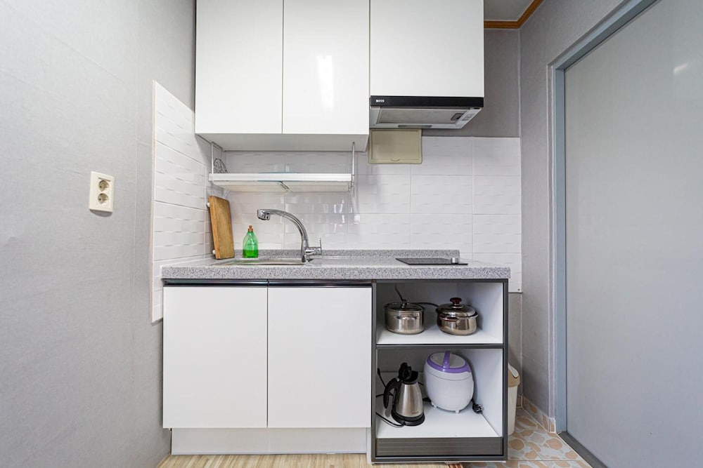 Basic Room, 1 Bedroom (Jasmine) - Photo 7
