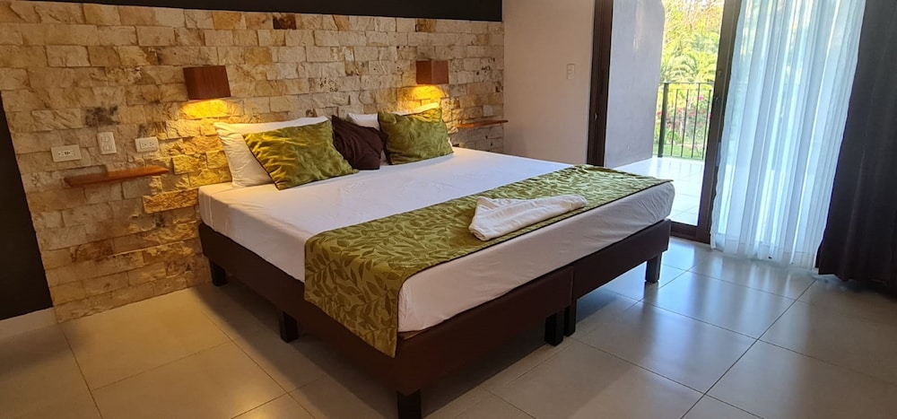Superior Room, 1 King Bed, Terrace