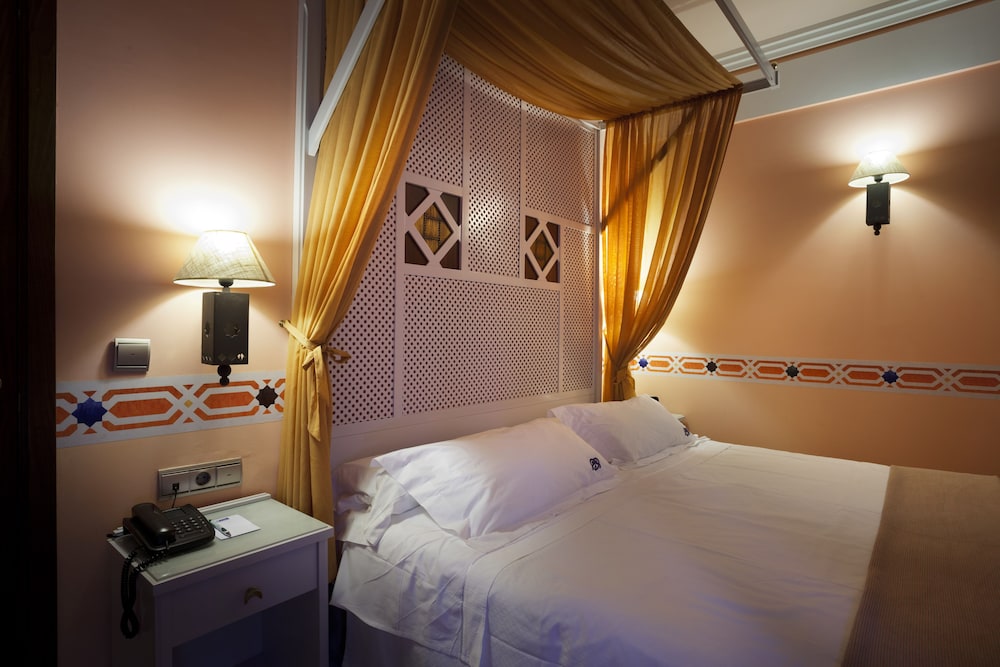 Superior Suite - Photo 2