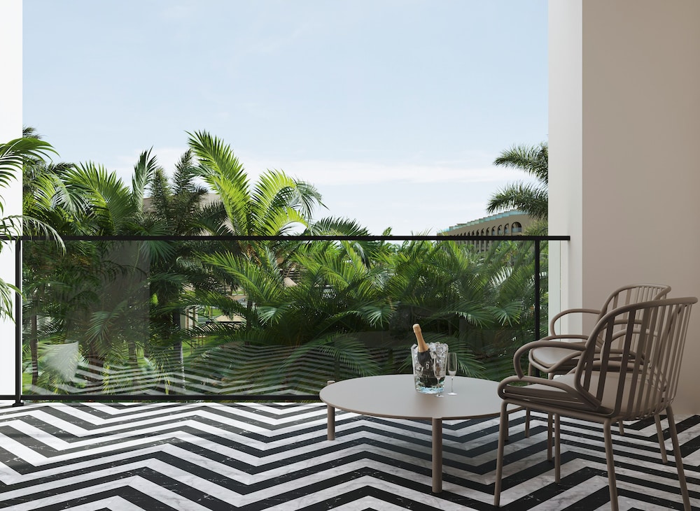 Junior Suite Pool View