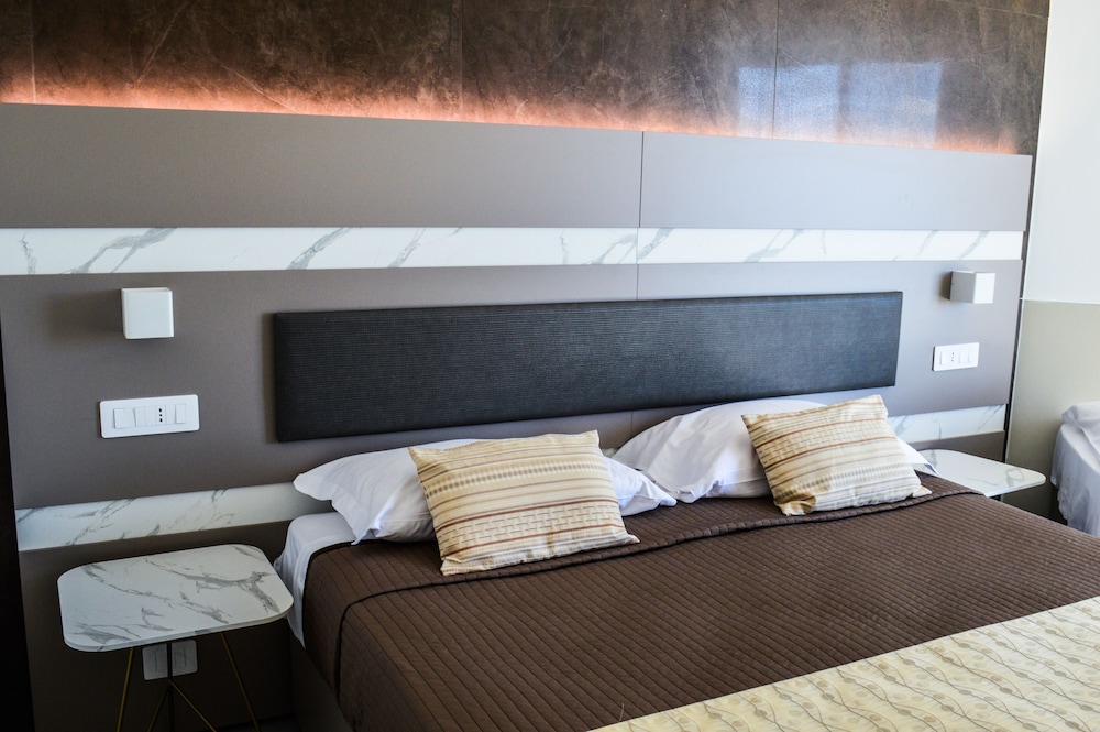 Superior Triple Room photo 3