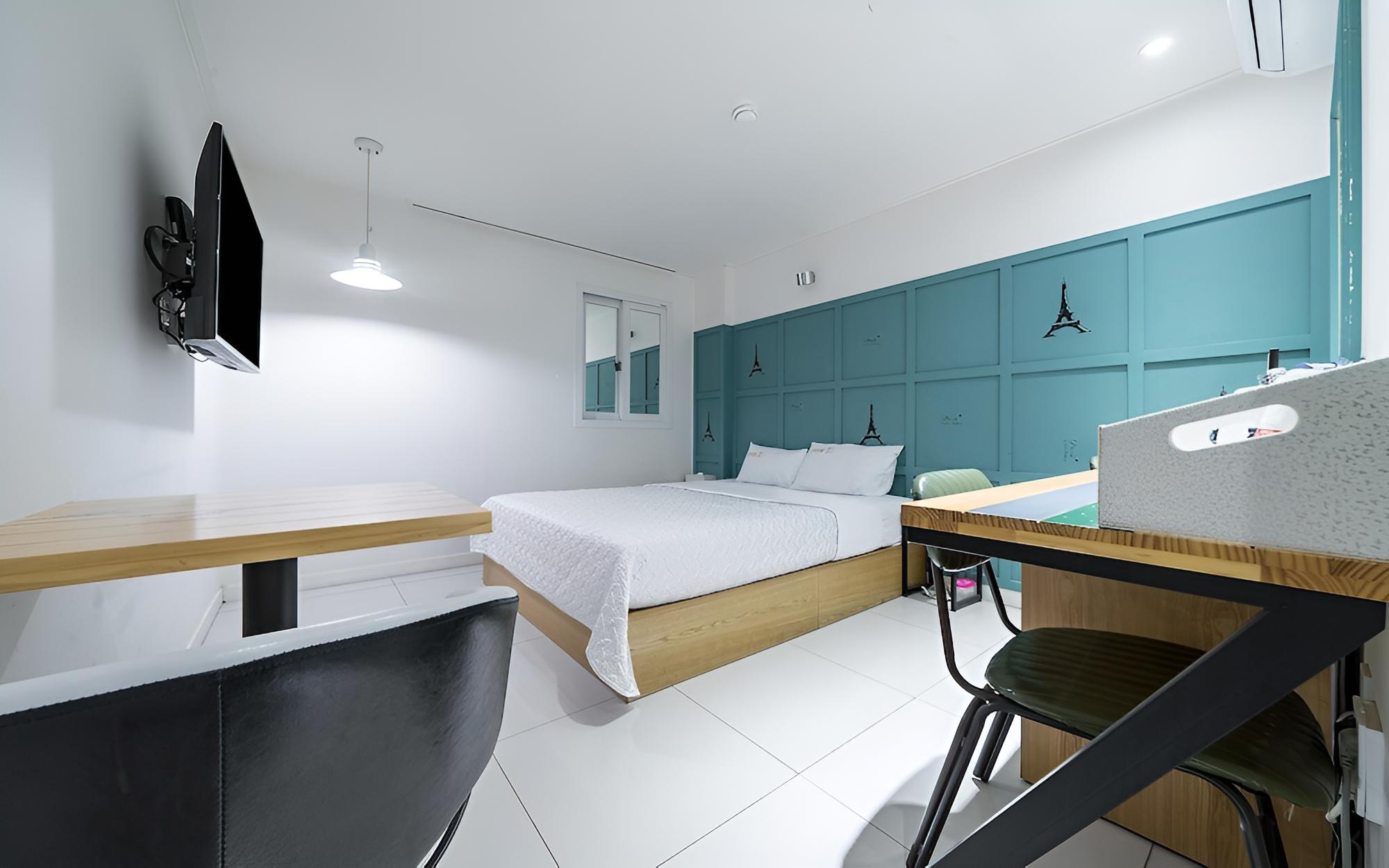 Room (General room A (free Netflix viewing)) - Photo 2