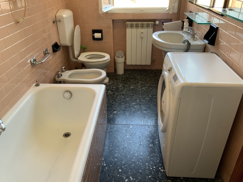 Comfort Double Room, Shared Bathroom photo 2