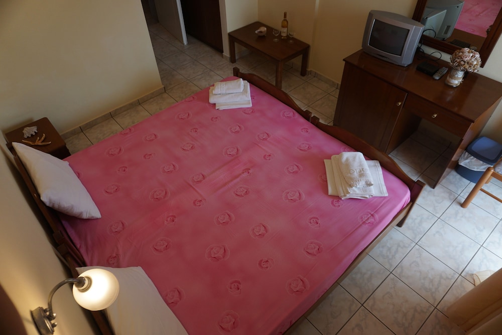 Double or Twin Room, Sea View - Photo 9