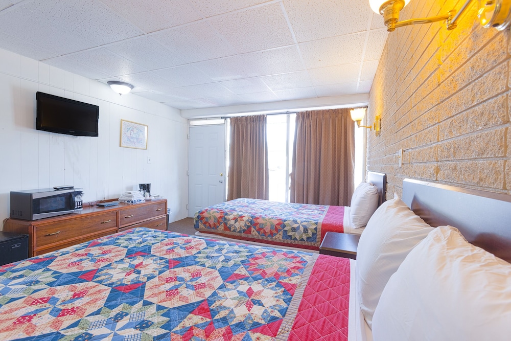 Room, 2 Double Beds, Smoking photo 3