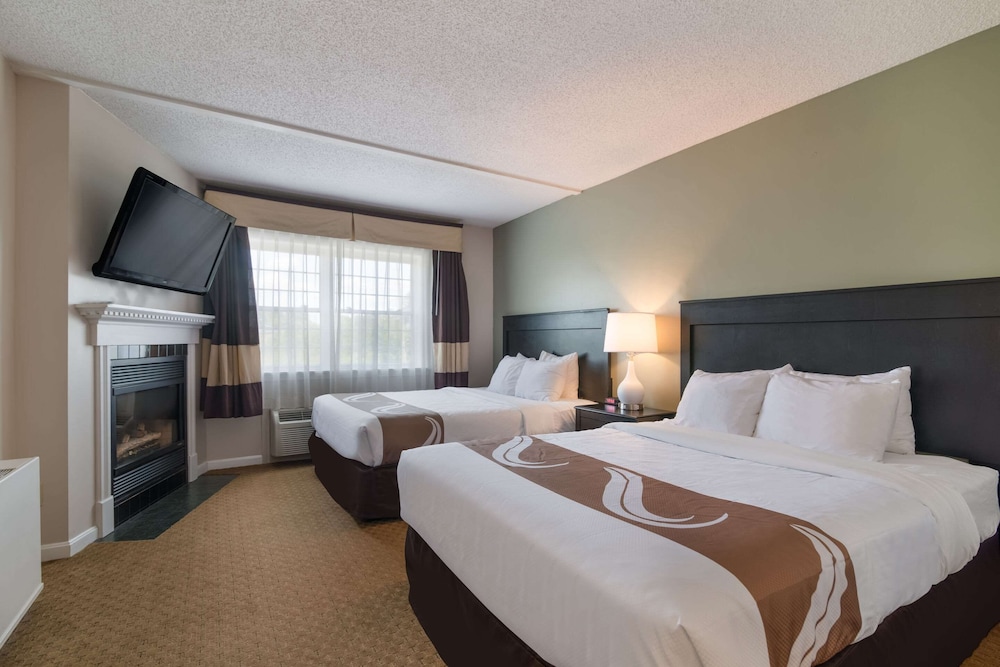 Standard Room, 2 Queen Beds, Non Smoking, Fireplace - Photo 7