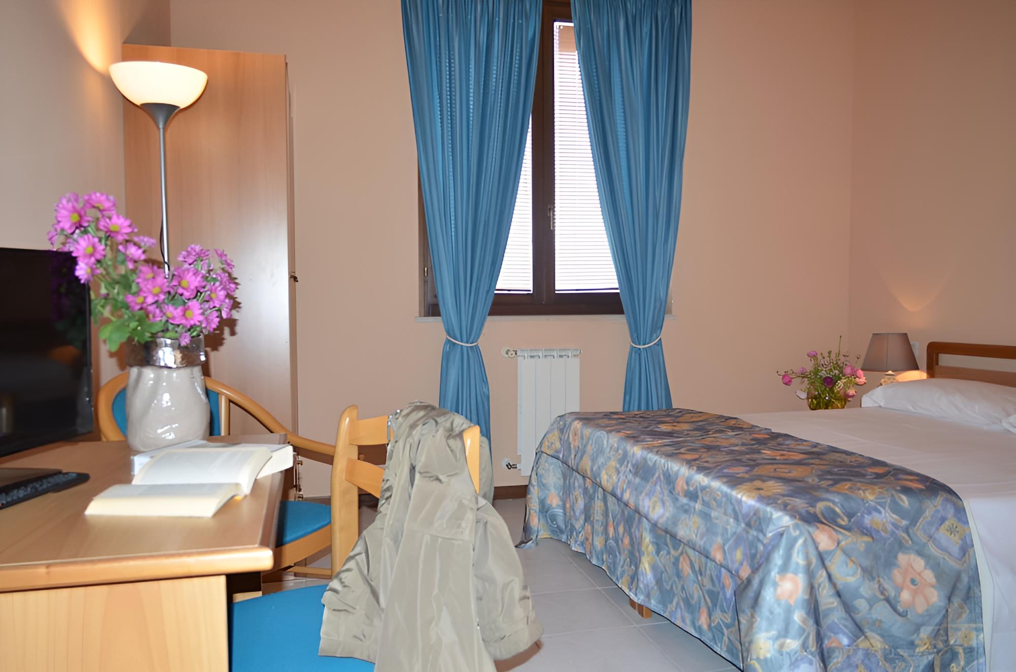 Standard Triple Room photo 3
