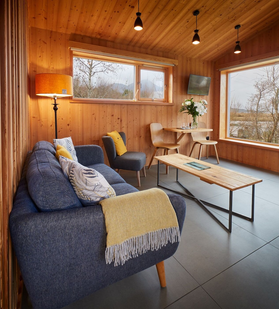 Superior Cabin, Ensuite, Sea View (Learach)