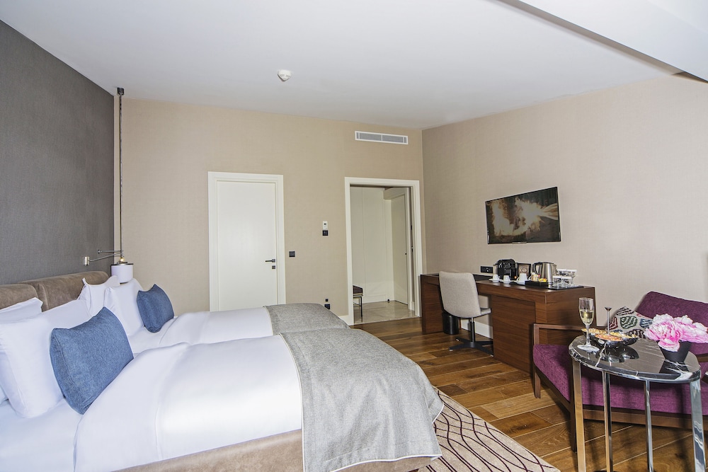 Family Room, Terrace, Sea View (Bosphorus View) photo 3