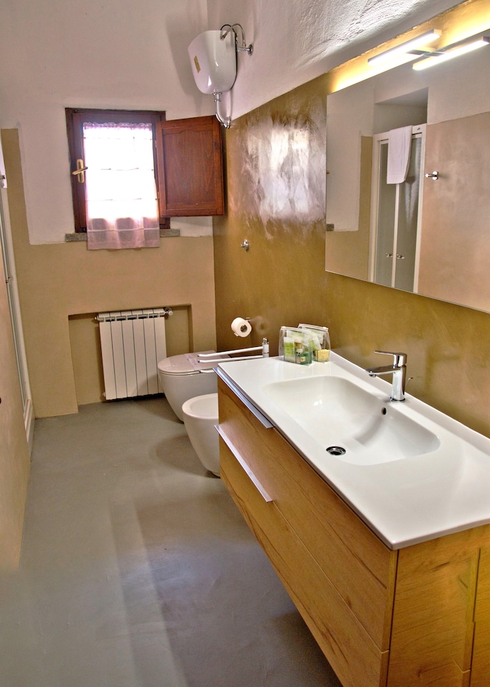 Apartment, 1 Queen Bed, Kitchen photo 3