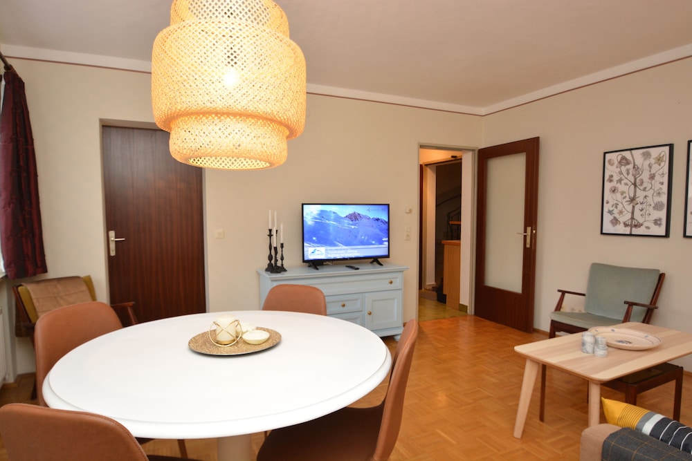 Apartment photo 2