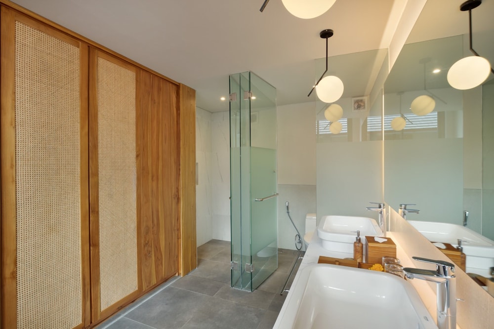 2 Bedroom Villa with Private Pool & Bath Tub - Photo 15