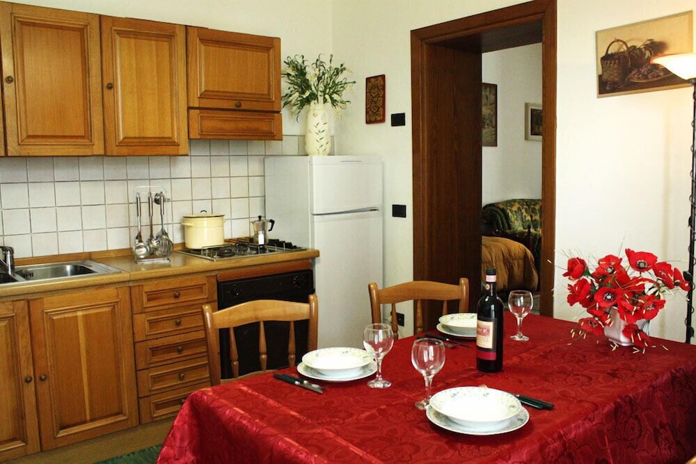 Apartment photo 2