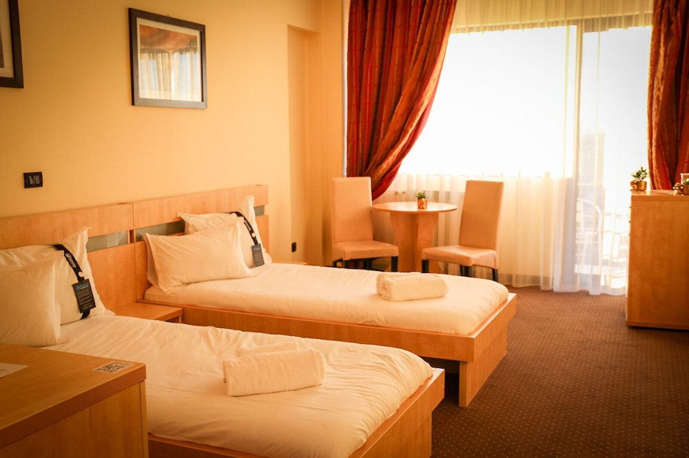 City Twin Room, 2 Twin Beds, Balcony, City View photo 1