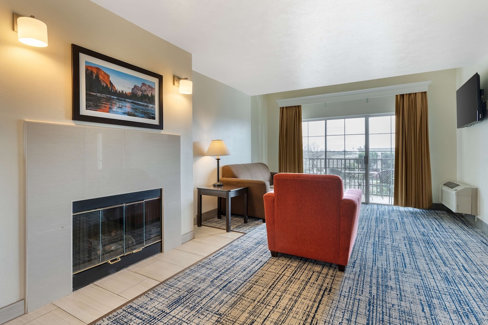 Suite, 1 King Bed, Non Smoking, Jetted Tub (with Sofabed) - Photo 1