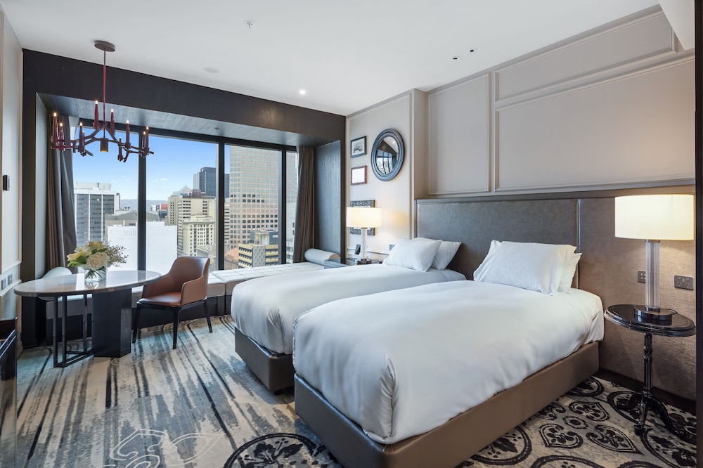 Luxury Room, 2 Twin Beds thumbnail 6