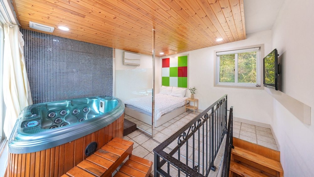 Basic Room, 1 Bedroom (A202 (Private BBQ / Jet Spa))