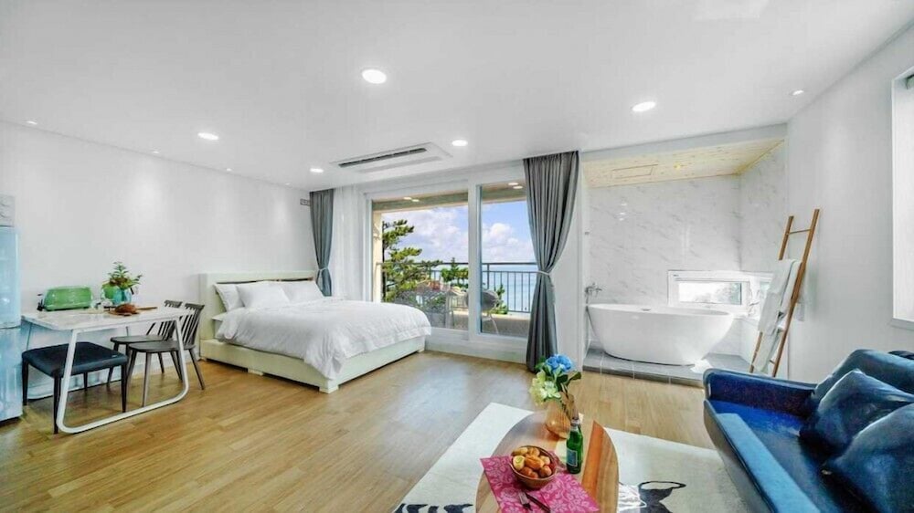 Room (401 (Ocean View/Spa)) photo 1