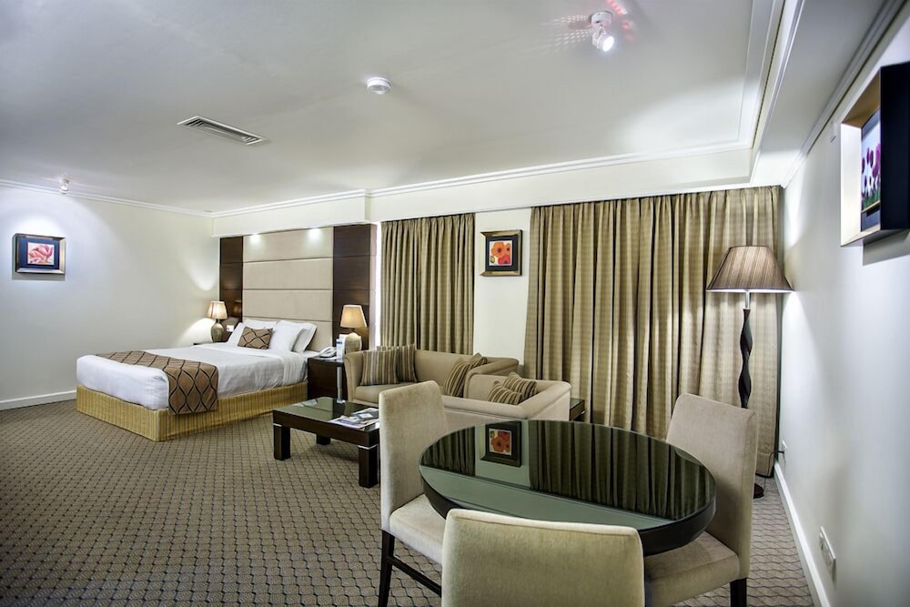 Junior Suite, 1 Bedroom, Ensuite, City View photo 2
