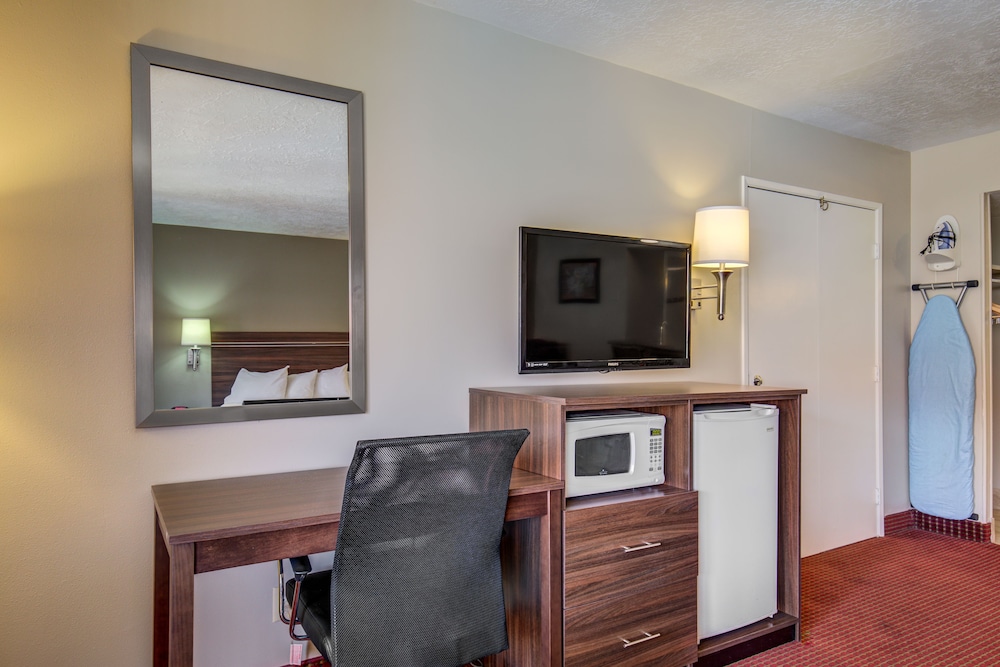 Suite, 1 King Bed, Non Smoking - Photo 6