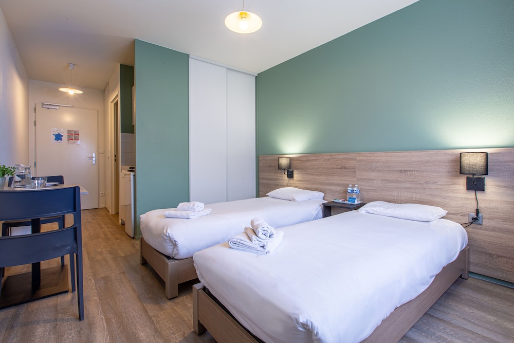 Standard Room, 2 Twin Beds, Non Smoking - Photo 2