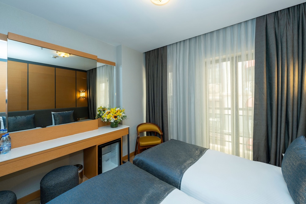 Luxury Double or Twin Room, City View photo 3