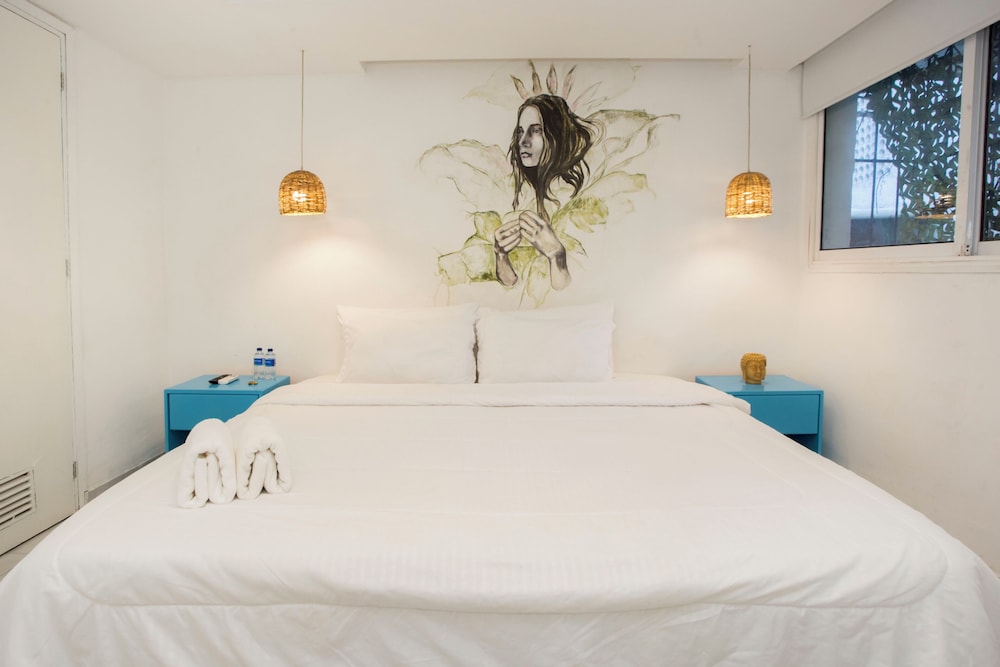 Standard Double Room - Photo 8