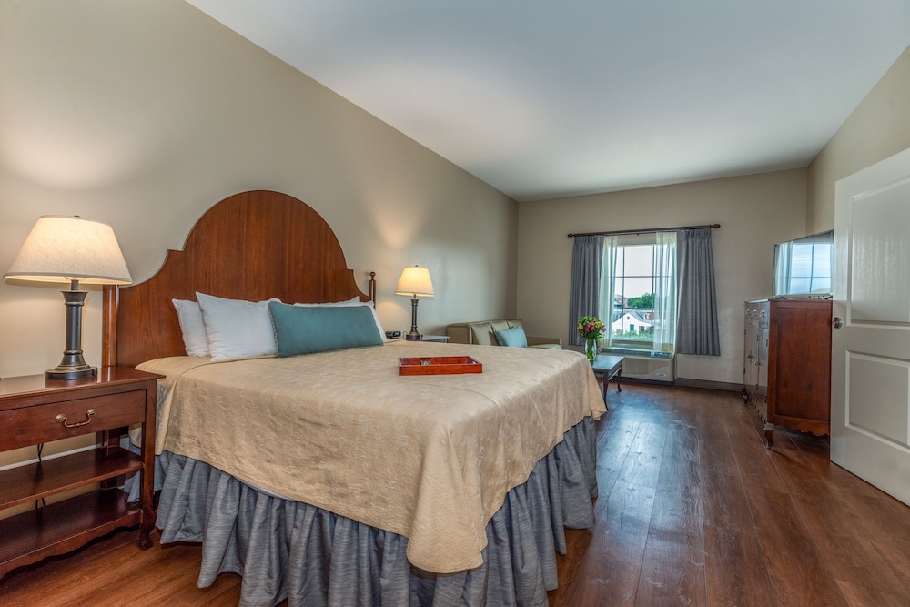 Chateau Saint Denis Hotel