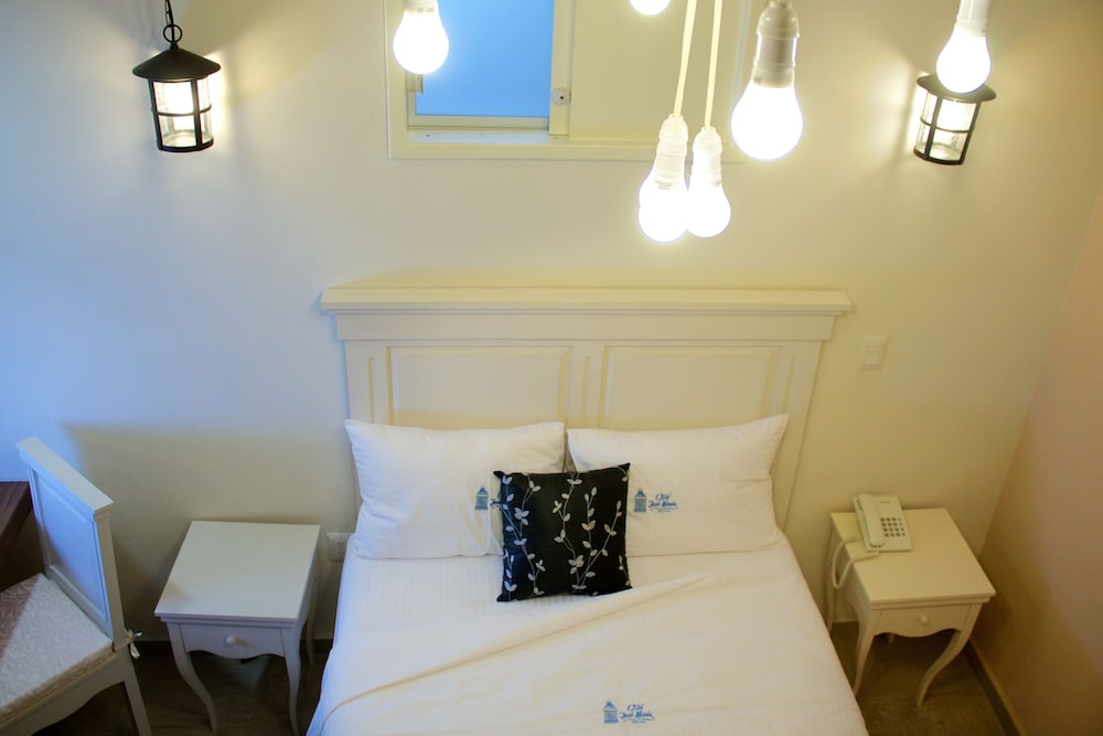 Standard Room photo 2